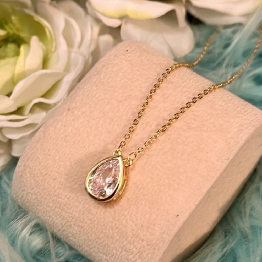 Elegant Gold Teardrop Gemstone Pendant Necklace NEW! - Picture 2 of 7